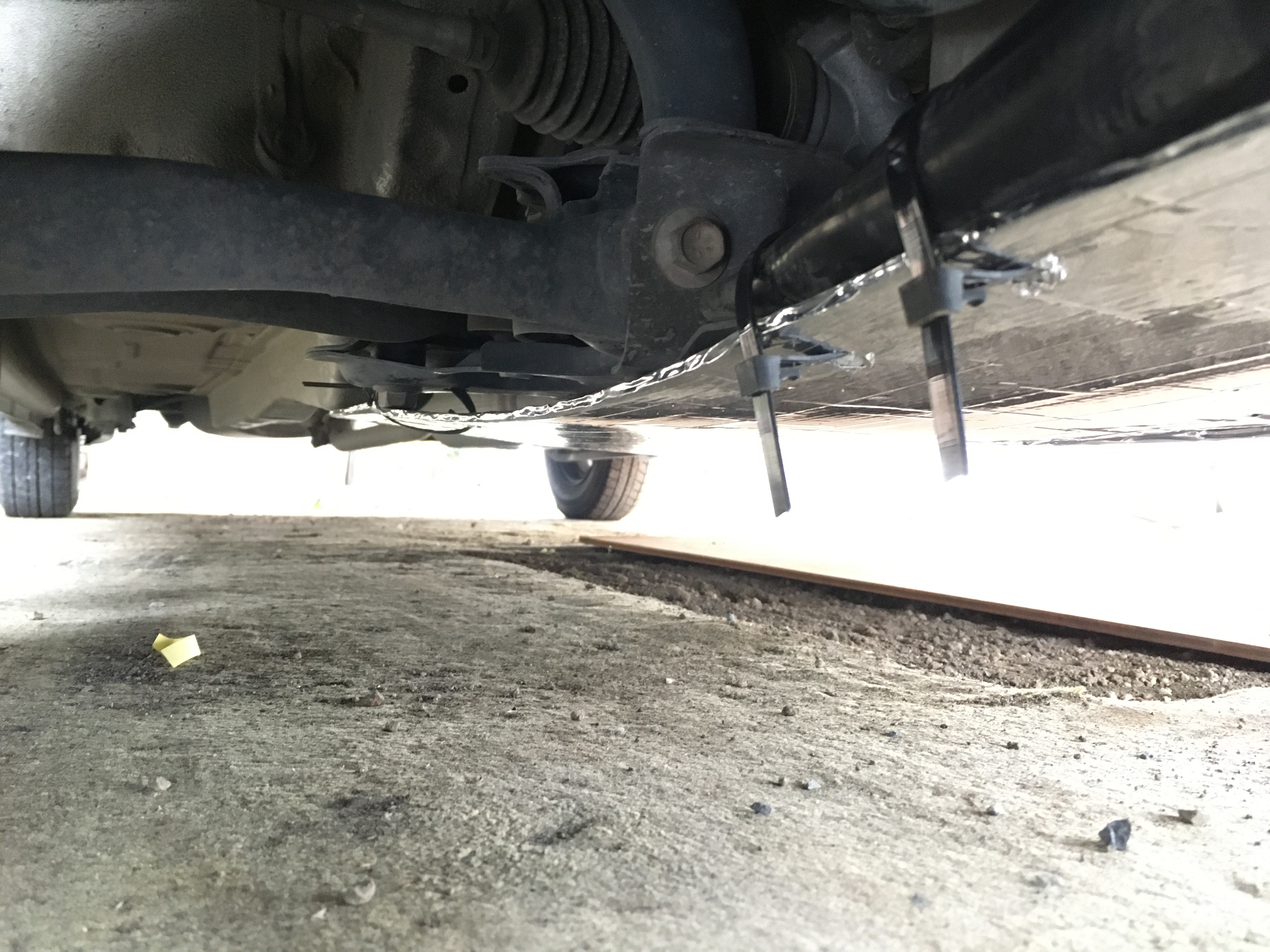 プラダンでフロントアンダーパネルを自作し 床下をフラットボトム化せよ